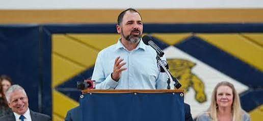 Columbian teacher Chris Monsour receives Fulbright award
